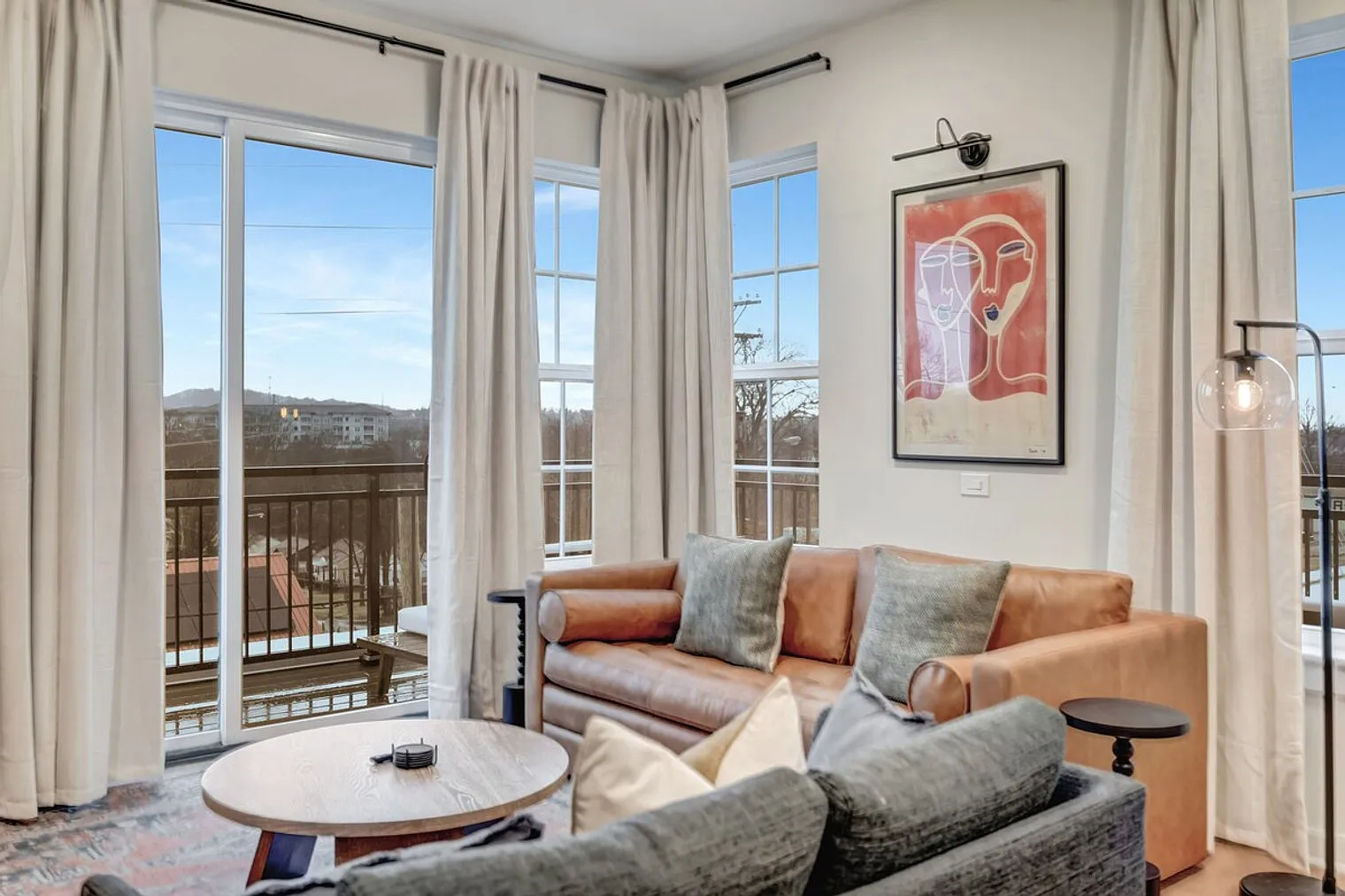 2 bed, 2.0 bath, 990 sqft, $3,890 — Photo 3