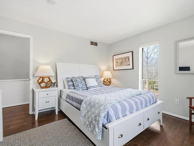 30 Oak Ln — Photo 16