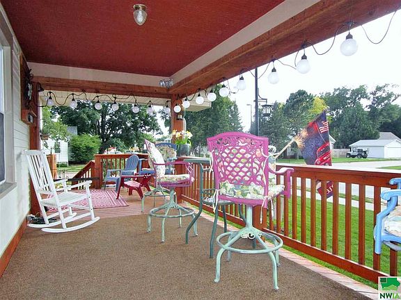 2nd image of 3018 Dakota Ave