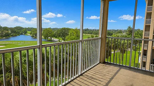 250 Jacaranda Dr Photo 1
