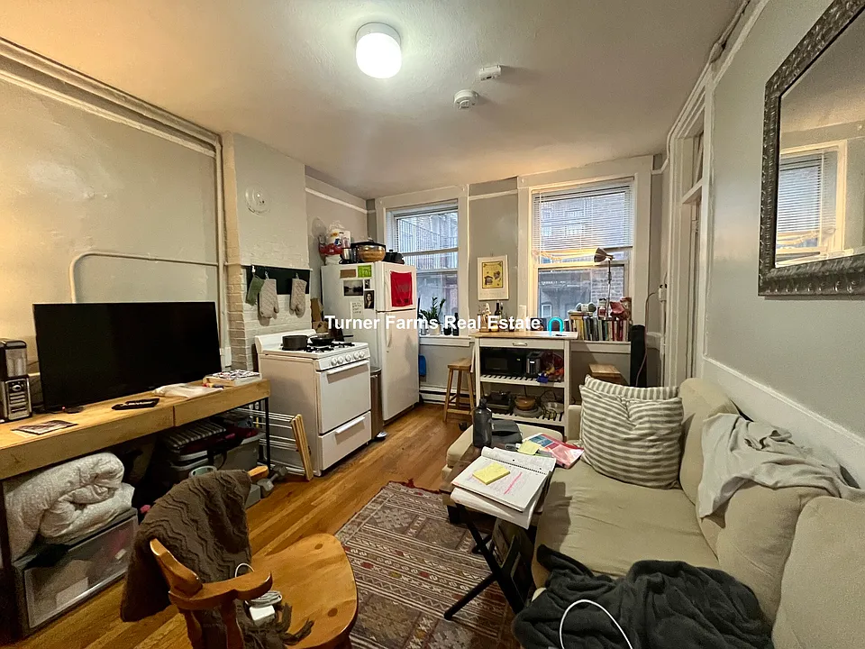 161 Endicott St #2