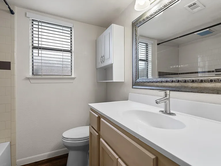 2717 Oakdale Rd — Photo 22