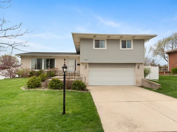 15428 Pine Dr, Oak Forest, IL 60452