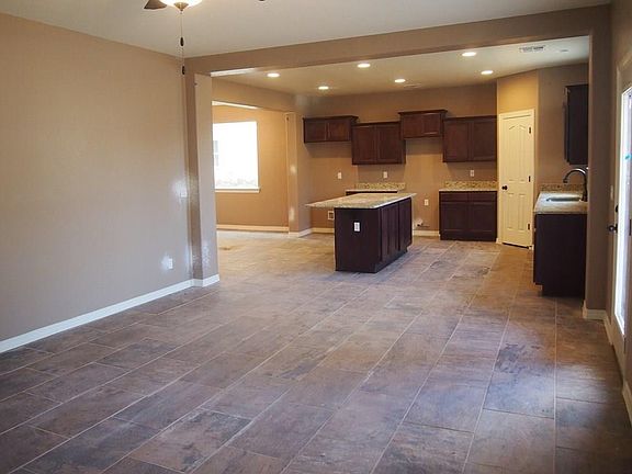 4th image of 304 Stetson Dr
