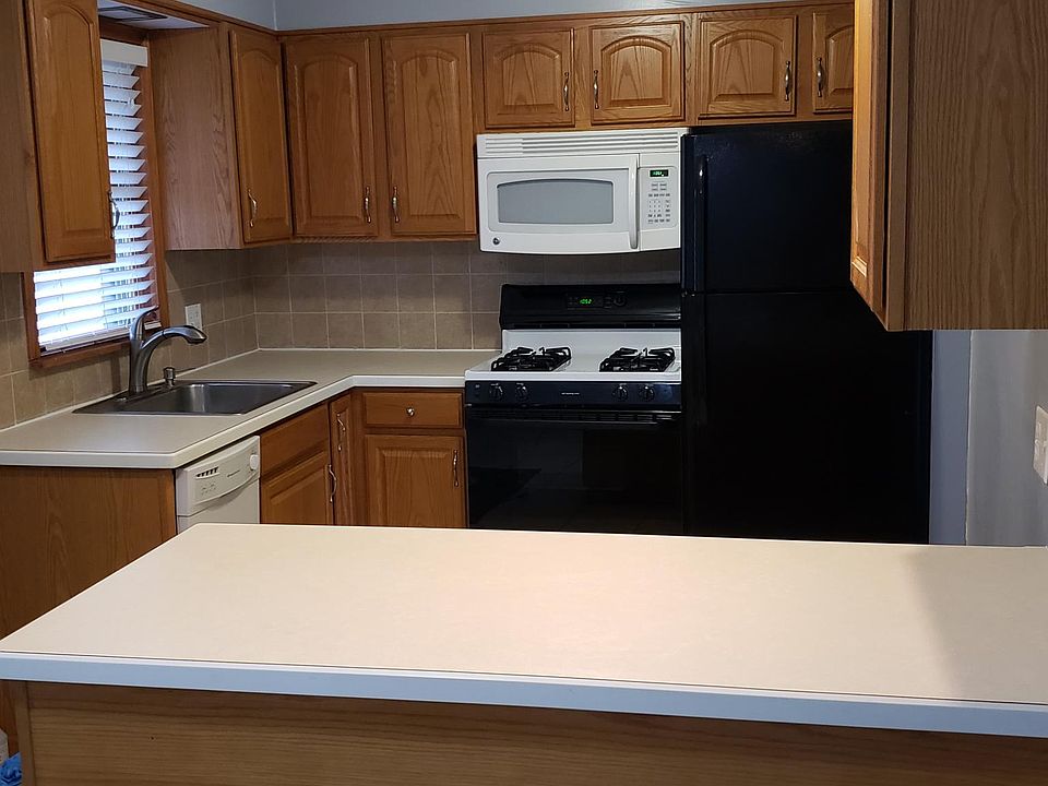 1st image of 4528 Seneca St Floor 2