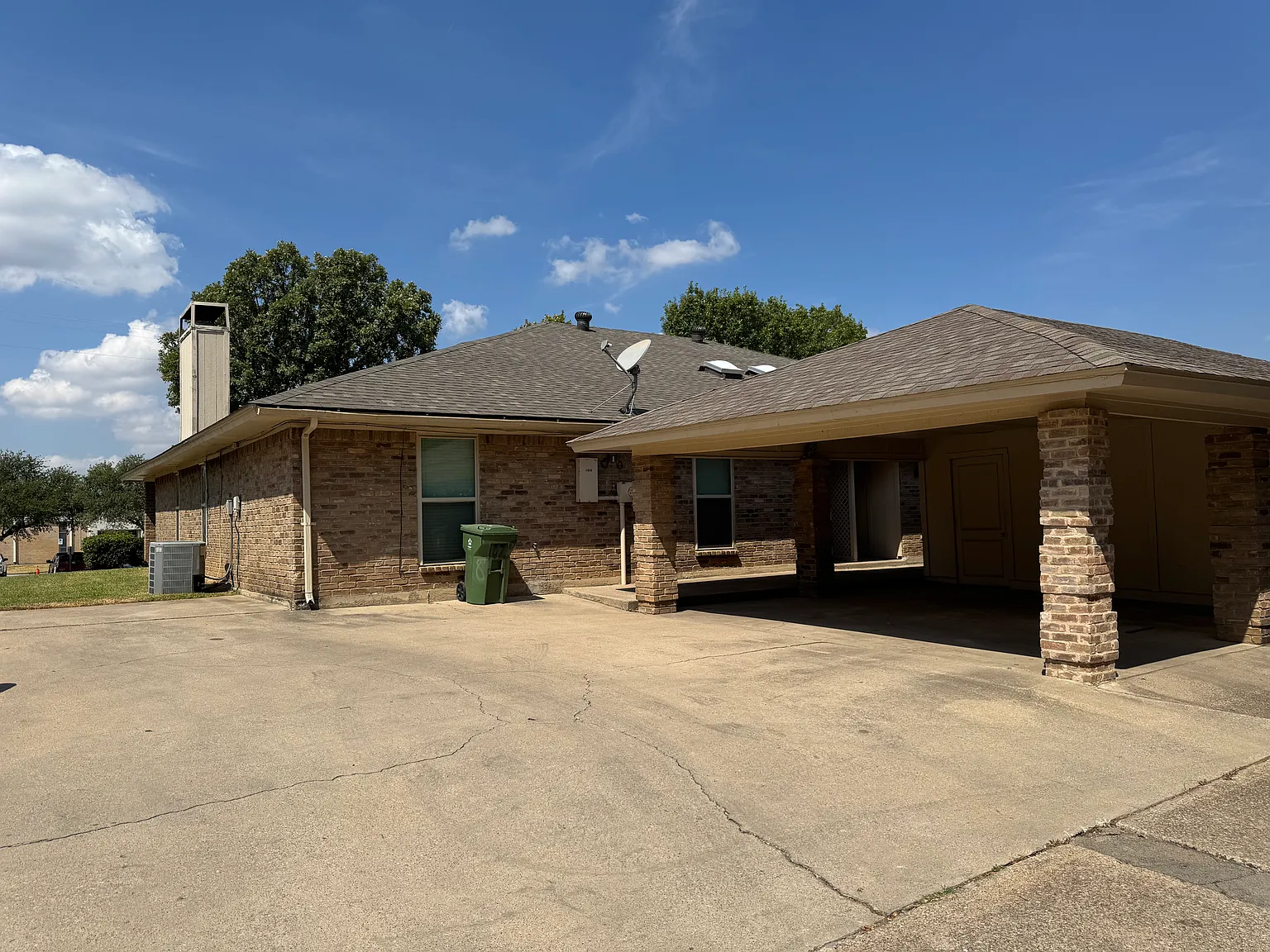 1628 Brown Trl — Photo 4
