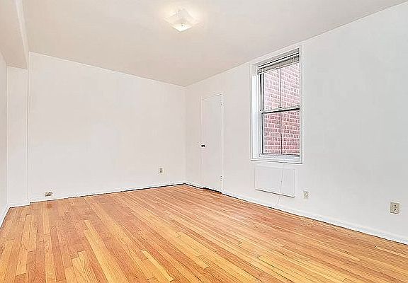 3rd image of 535 Ocean Pkwy APT 3