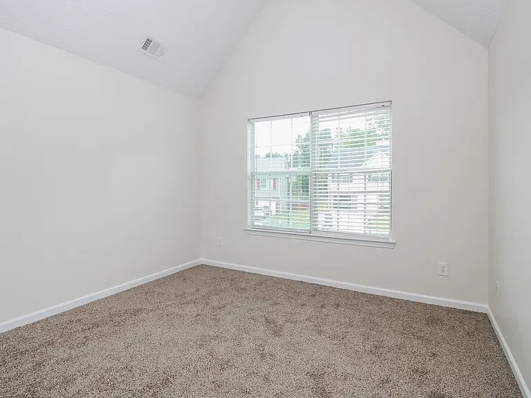604 Mohawk Cir — Photo 16