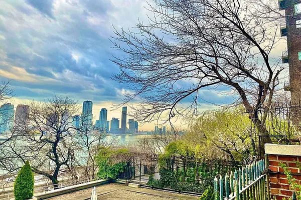 Rented by Bond New York | media 2