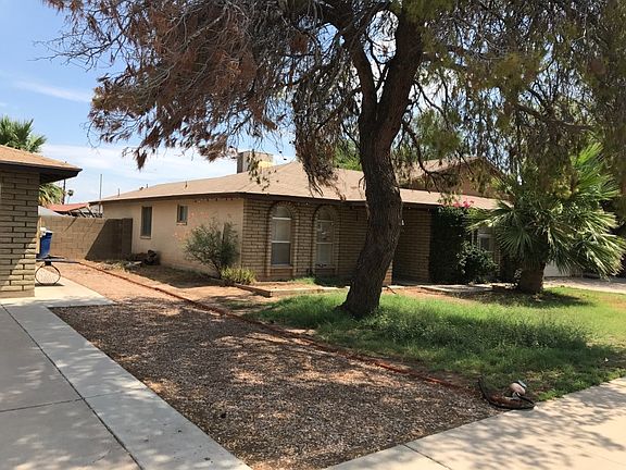 3rd image of 2422 E Malibu Dr