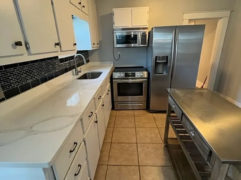 203 W Haya St — Photo 6