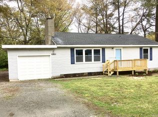 349 Shore Dr, Hartfield, VA 23071