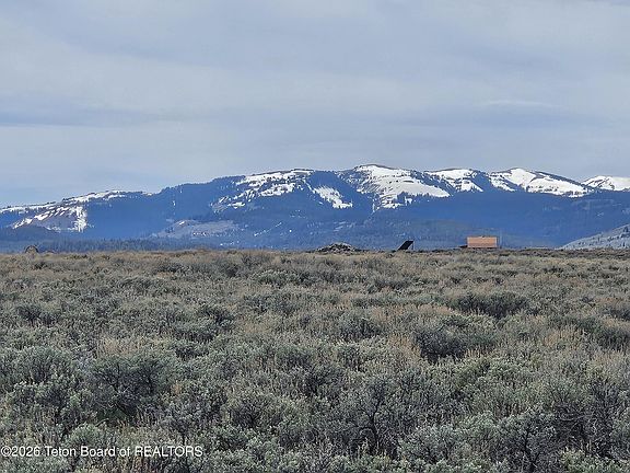 4th image of 5 E Beaver Ridge Rd