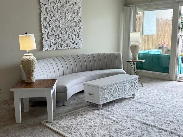 106 Grove Ln APT 1, Capitola, CA 95010