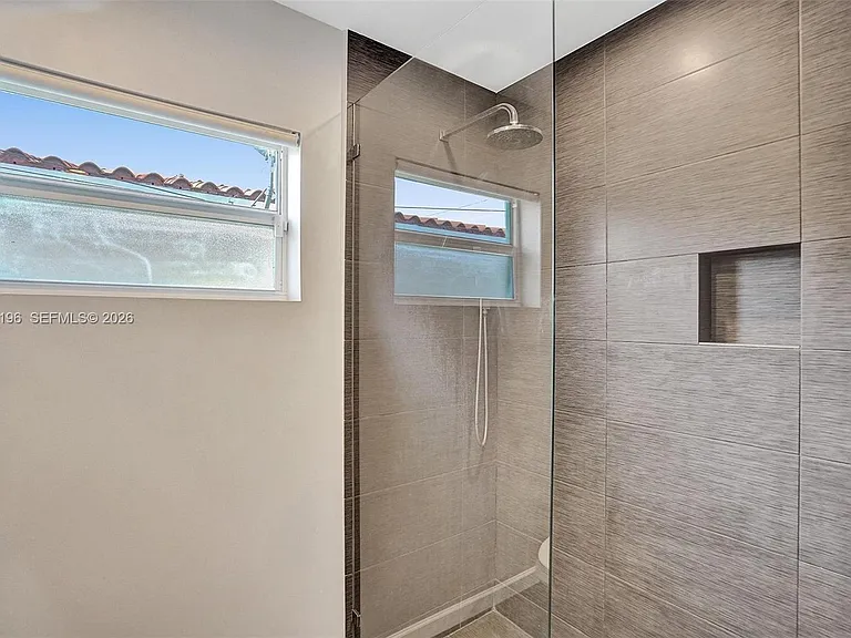 9040 Carlyle Ave — Photo 20