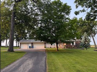 2995 267th St, De Witt, IA 52742