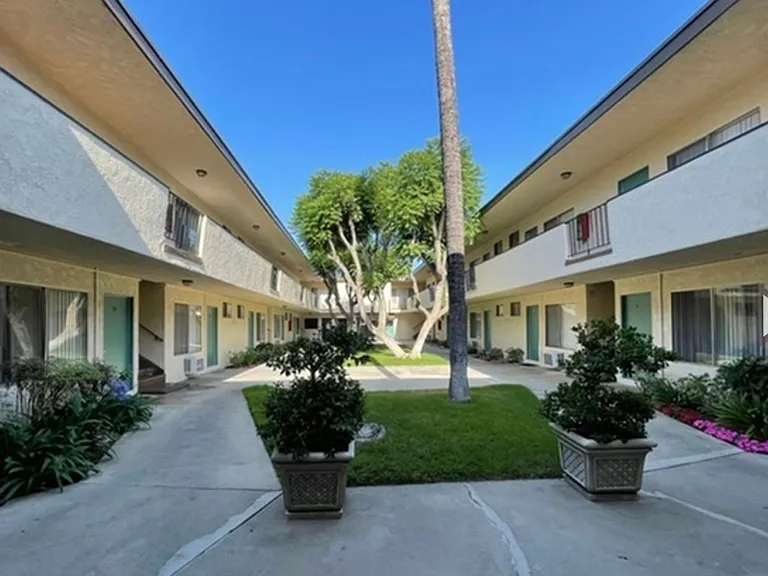 Stone Gate Apartments — Photo 6