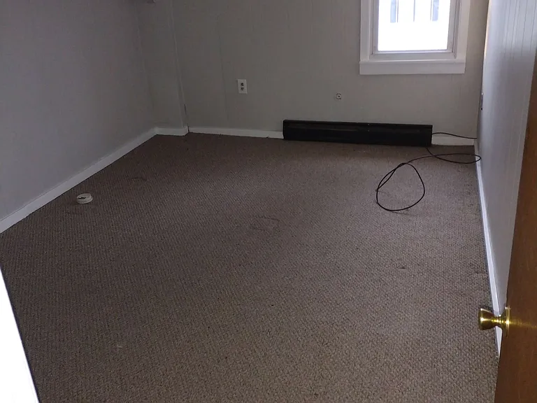 1086 Kings Hwy #4 — Photo 3