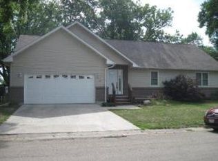 145 S Appleton Ave, Amboy, IL 61310