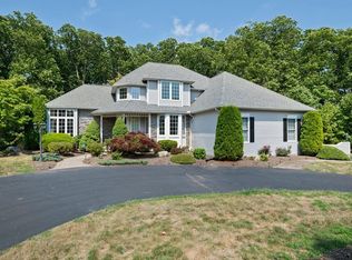 20 Tiffany Cir, Westfield, MA 01085