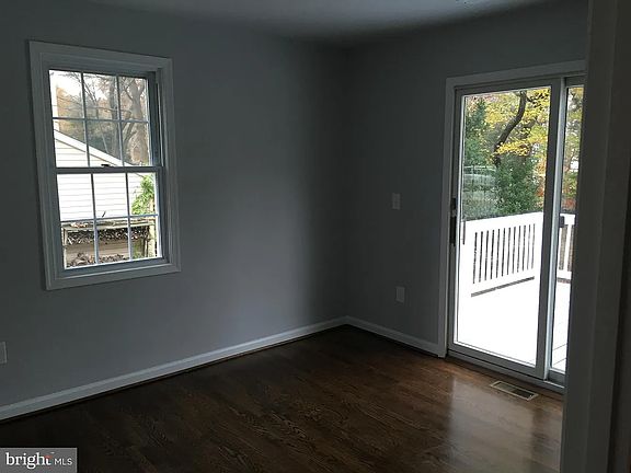 5th image of 517 Evergreen Rd
