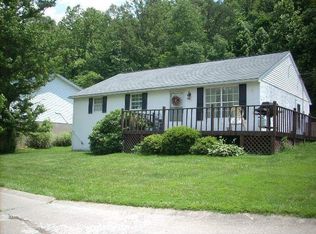 18 Barnett Dr, Saint Albans, WV 25177