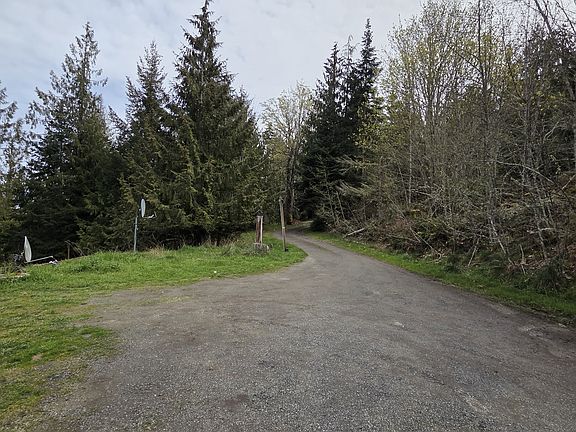 2nd image of 284 Watershed Rd