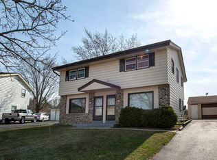 1415 Fleetfoot Dr #1413, Waukesha, WI 53186