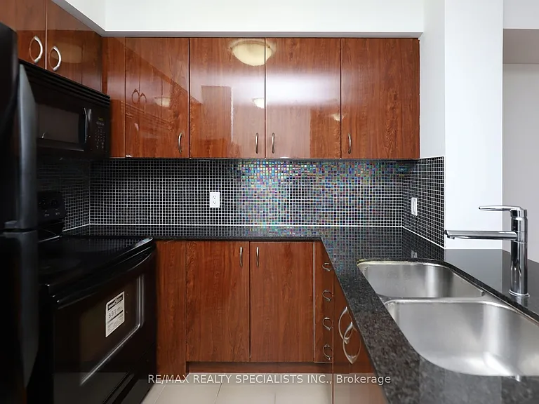 5791 Yonge St #706 — Photo 4