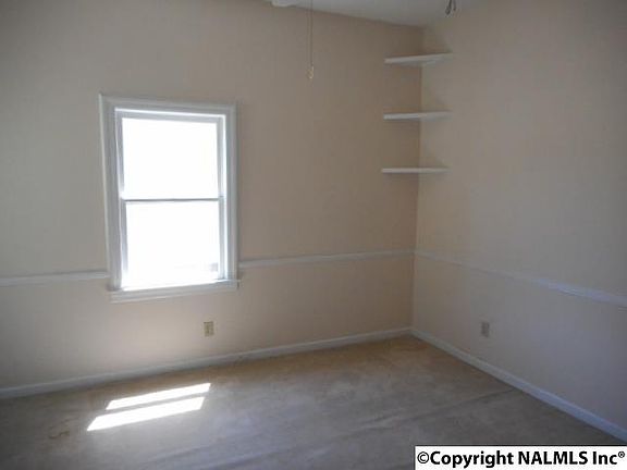 5th image of 706 Oakwood Ave NE