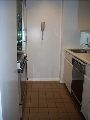 Rented by Apartment Luxe Realty Group, Inc | media 15