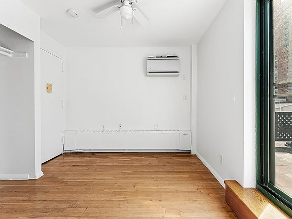 4th image of 325 W 51st St APT 6B