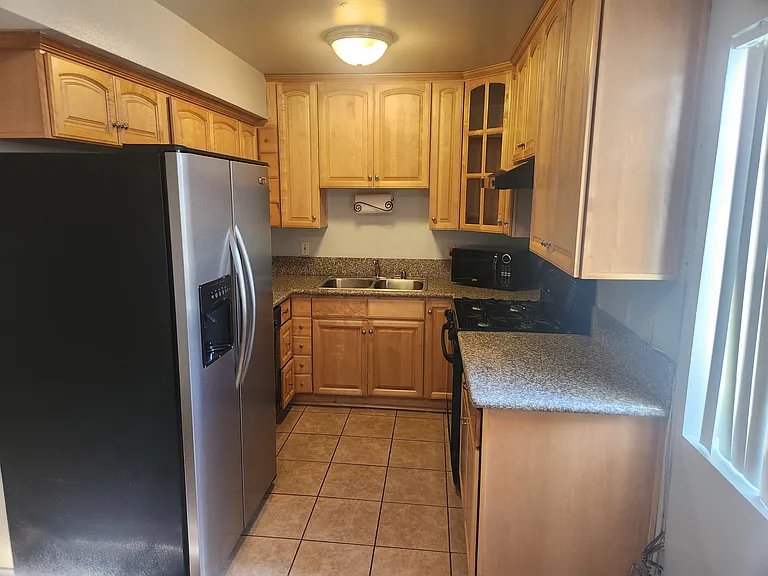 124 W Truslow Ave #4 — Photo 15