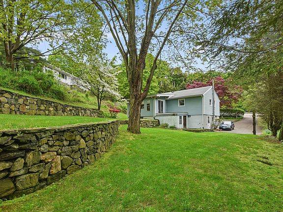 3rd image of 6 Stevenson Pl