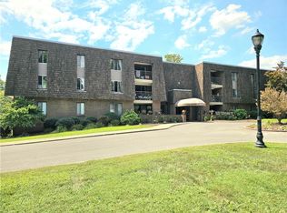 72 Linden Pl APT 36, Sewickley, PA