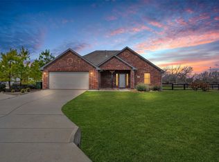 10800 Hunter Dr, Justin, TX 76247