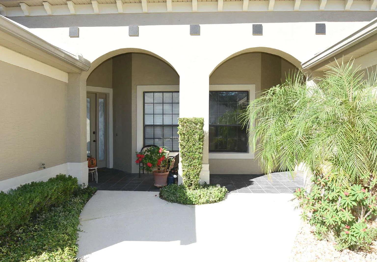 2 bed, 2.0 bath, 2100 sqft, $2,700 — Photo 3