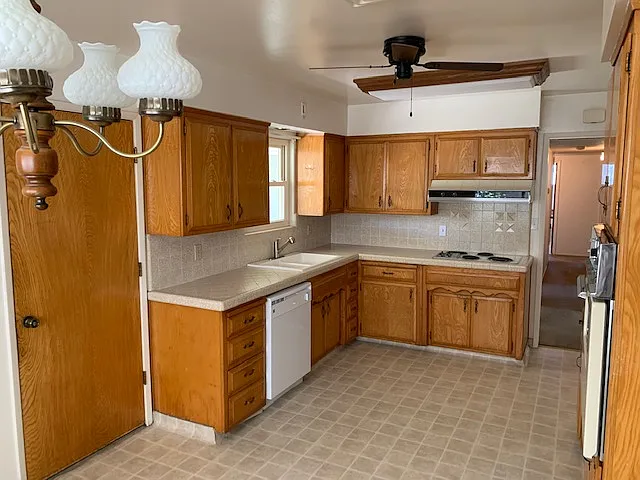 1043 Grove Ave — Photo 18