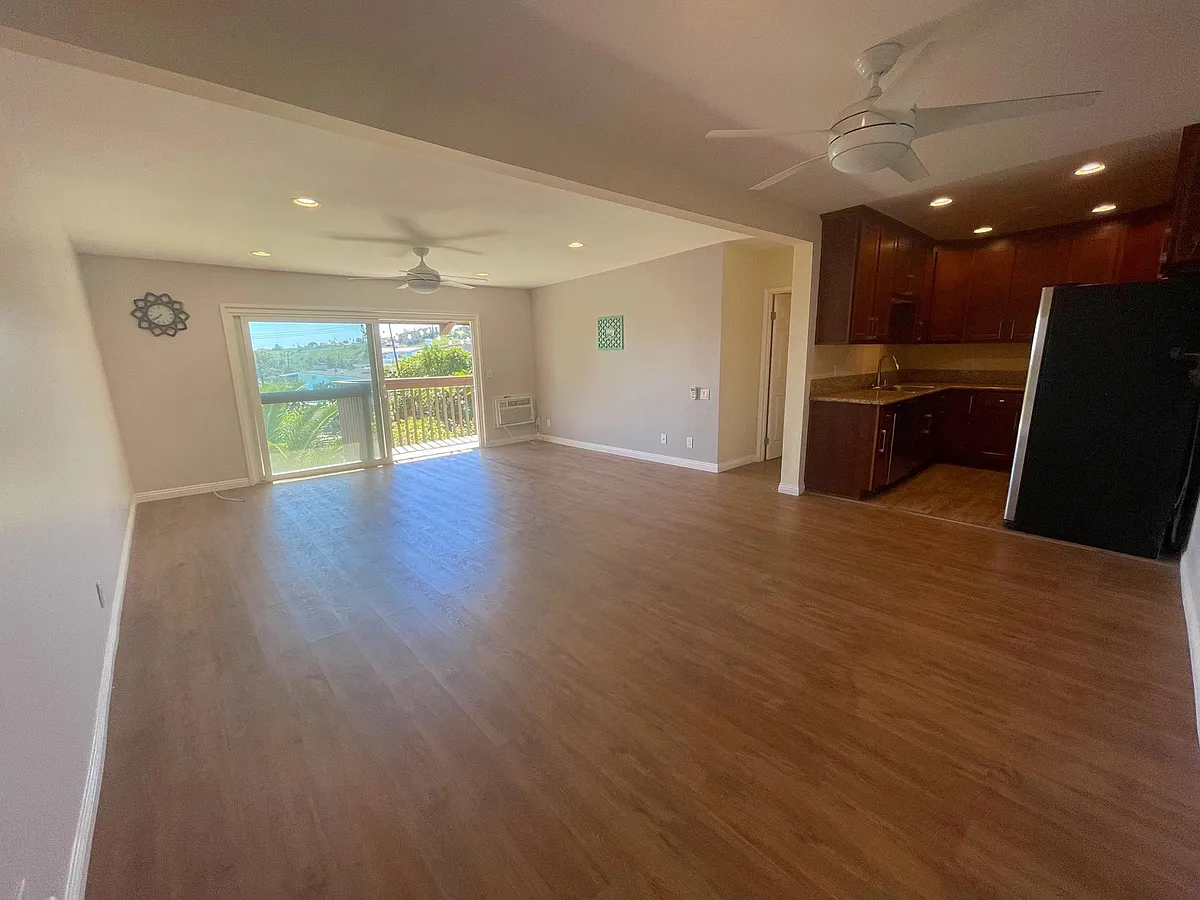 Building Photo - 314 S Miraleste Dr #110