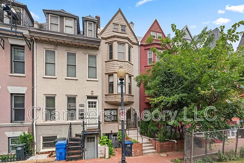 2 bed, 1.5 bath, 1608 sqft, $3,000 — Photo 3