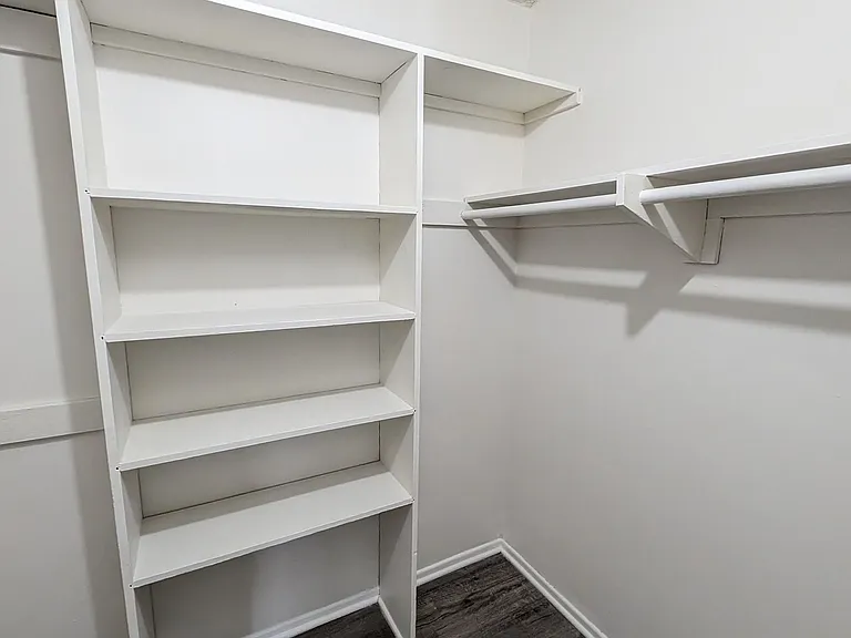 Klump Terrace Apartments — Photo 8