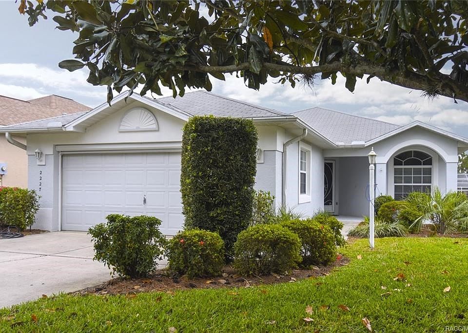 1st image of 2227 N Brentwood Cir