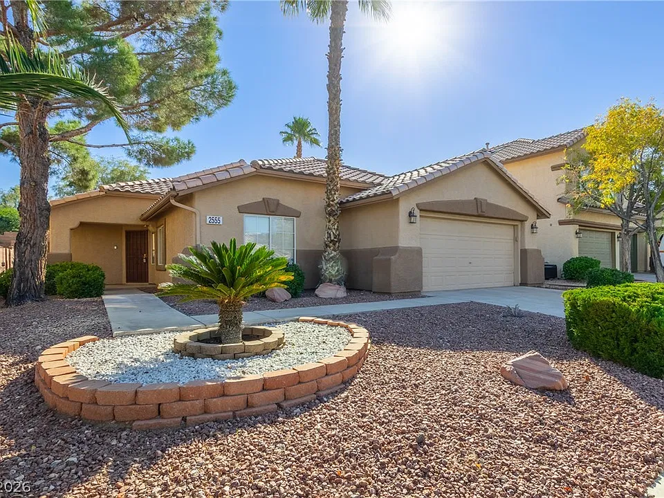 2555 Sundew Ave