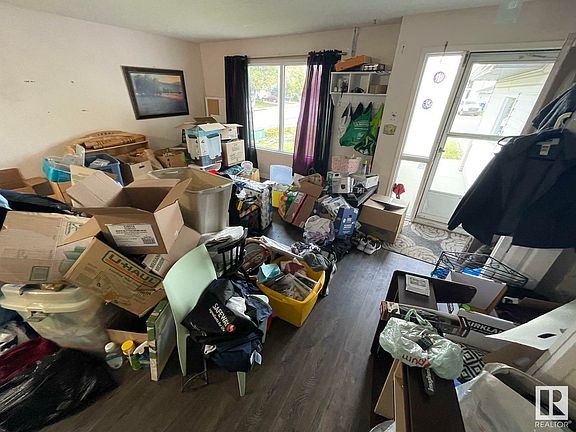 3rd image of 239 Heagle Cres NW
