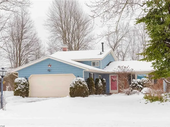 6483 Debbie Dr, North Ridgeville, OH 44039