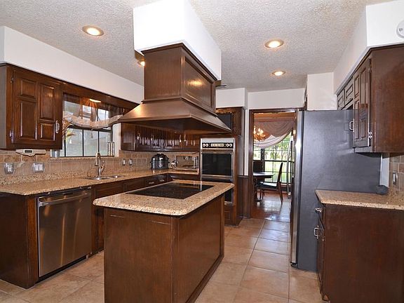 5th image of 3404 Canterbury Ct
