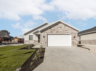 9512 S Tirado Cv, South Jordan, UT 84095