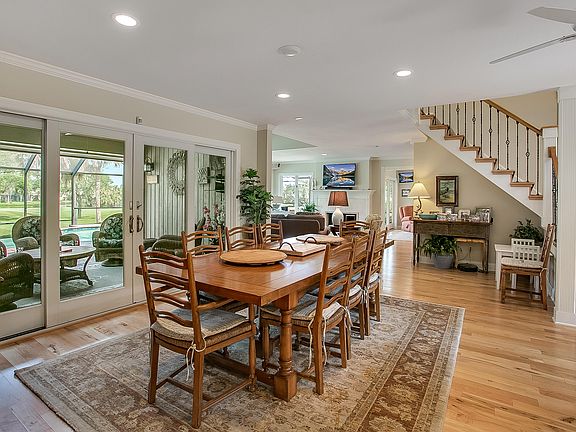 4th image of 55 Village Walk Dr