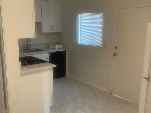 5th image of 506 S Fremont Ave