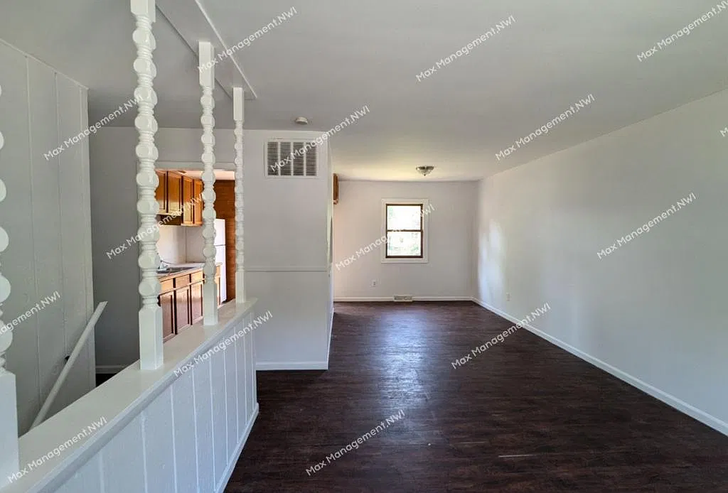 3716 175th Pl — Photo 3